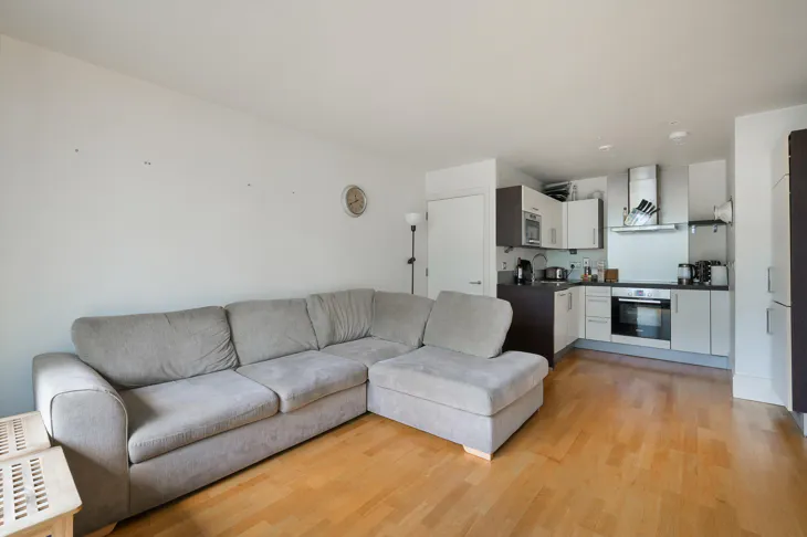 Flat Gillespie Road in Greater London