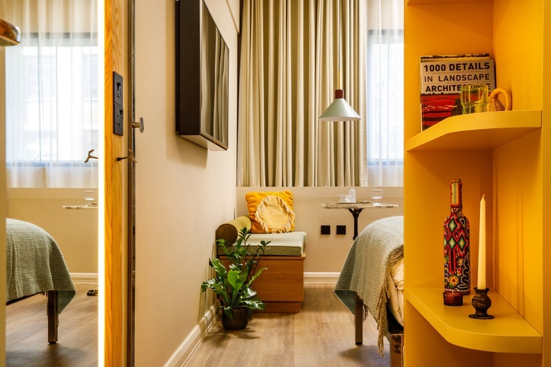 Flat Hackney Road in Greater London
