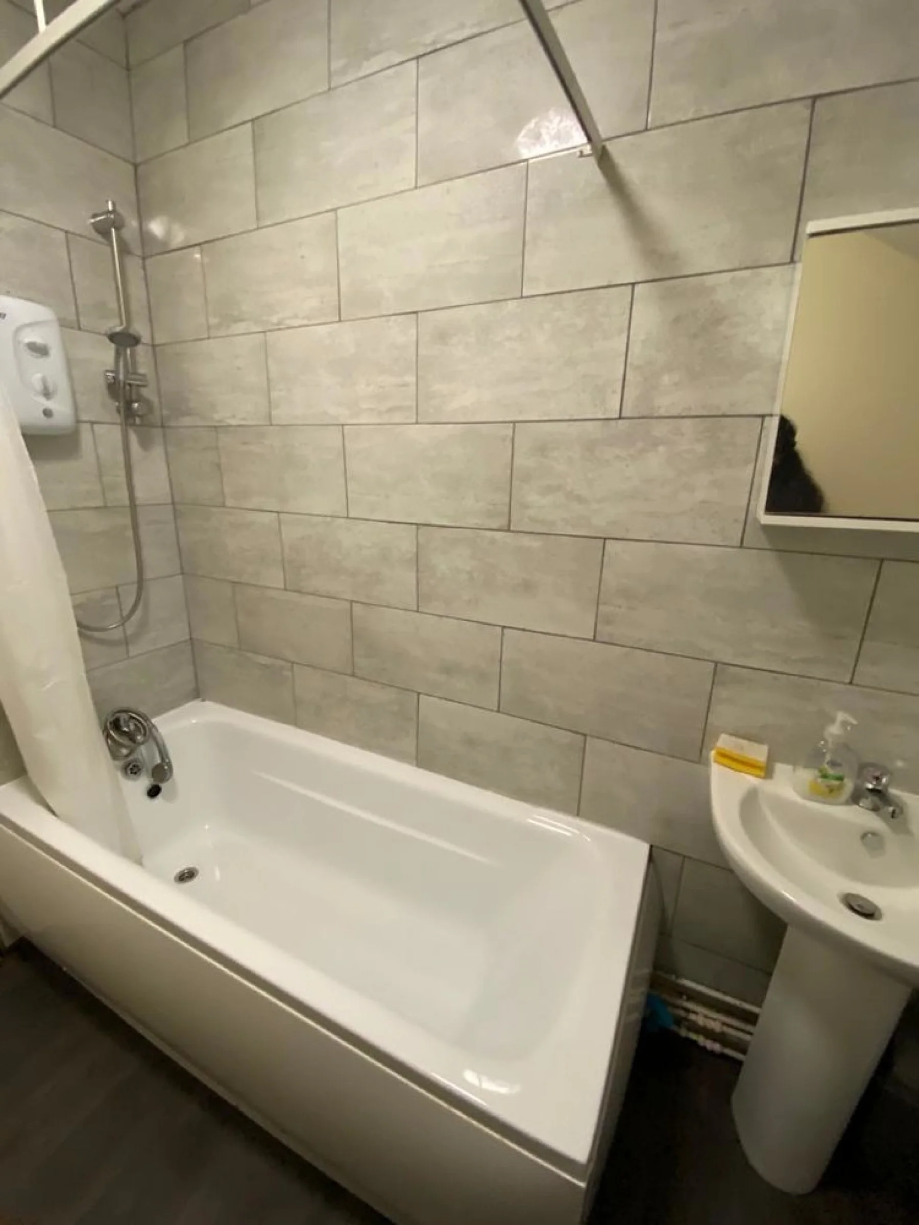 Room Belle Vue Road in Leeds