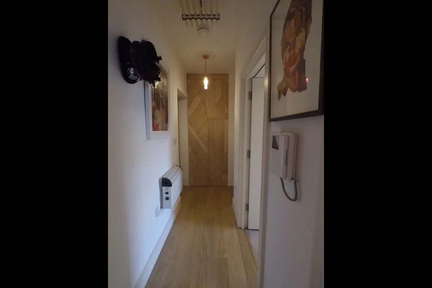 Flat Godman Road in Greater London