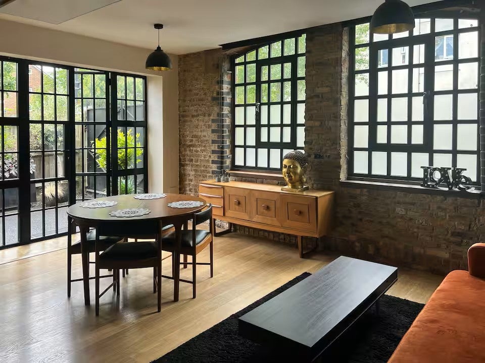 Flat Godman Road in Greater London