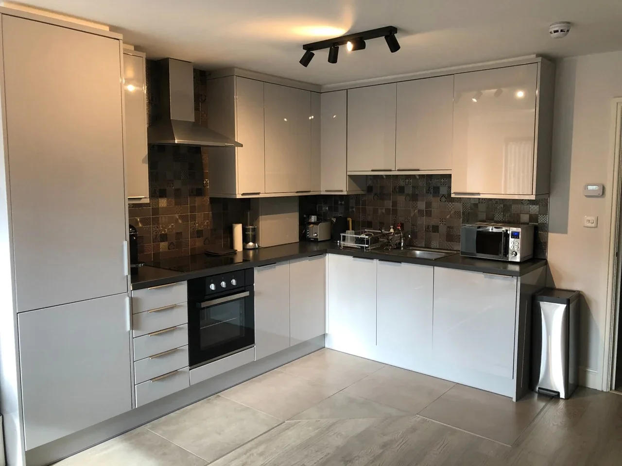Flat Wellesley Avenue in Greater London