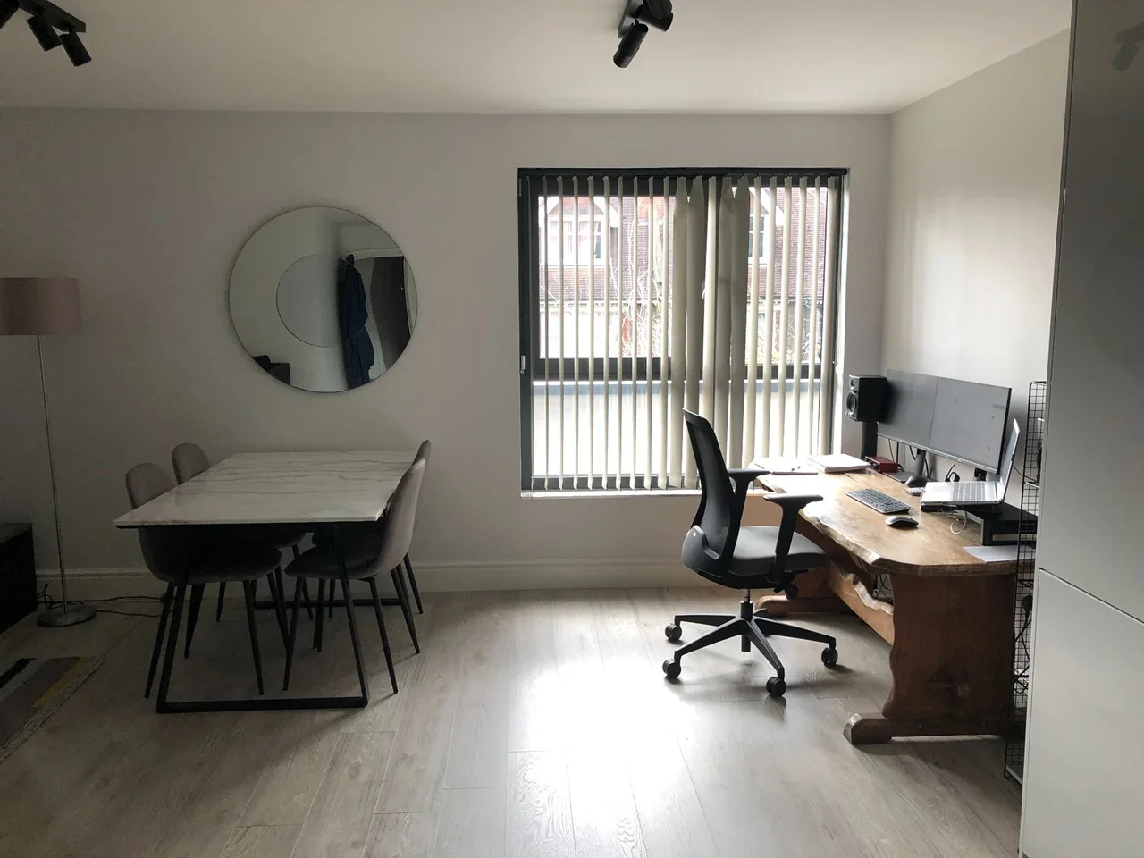 Flat Wellesley Avenue in Greater London