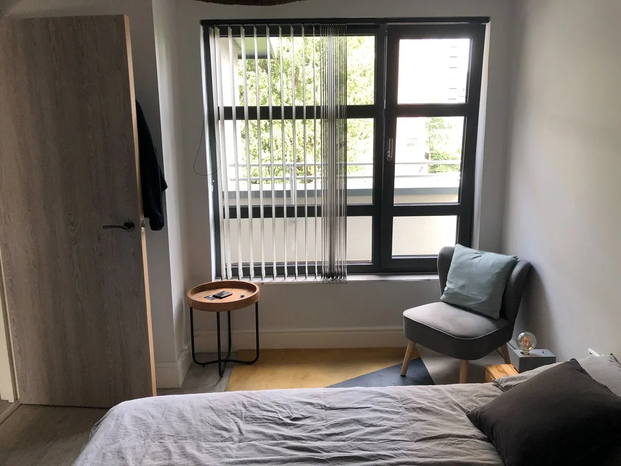 Flat Wellesley Avenue in Greater London