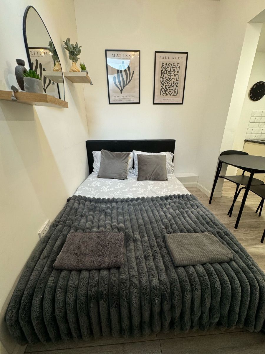 Flat Camden High Street in London