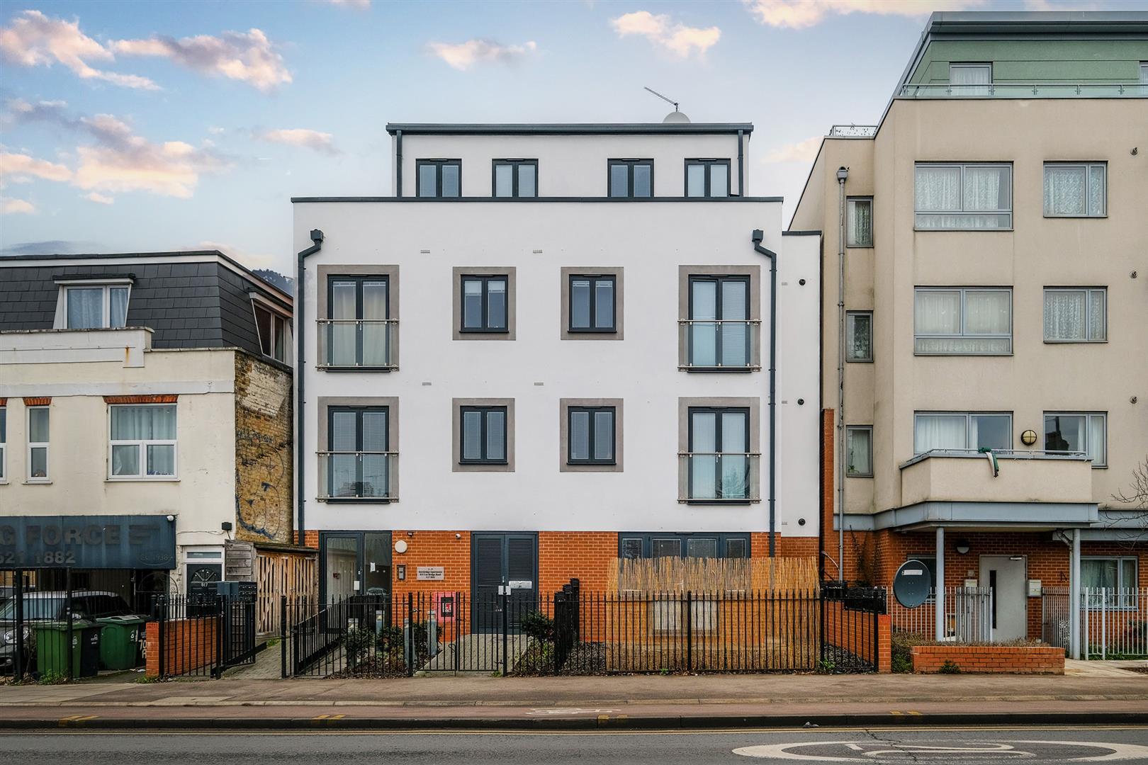 Flat Lea Bridge Road in Greater London