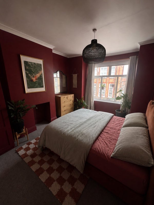 Room Gatton Road in Greater London