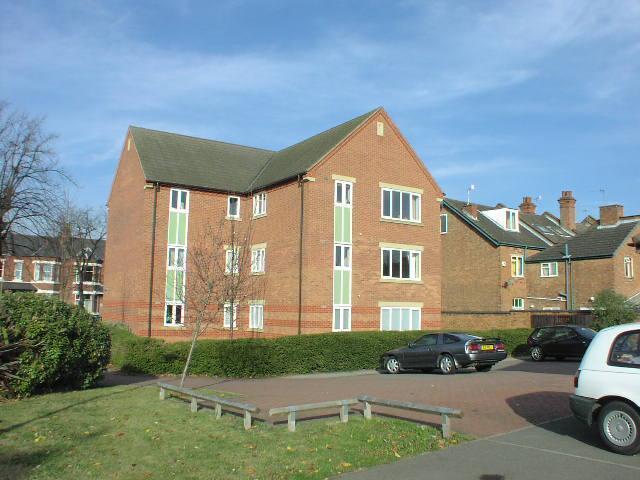 Flat Gundry Close in Royal Leamington Spa