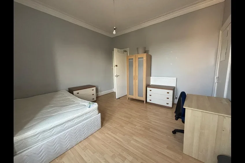 Flat Wellmeadow Street in Paisley