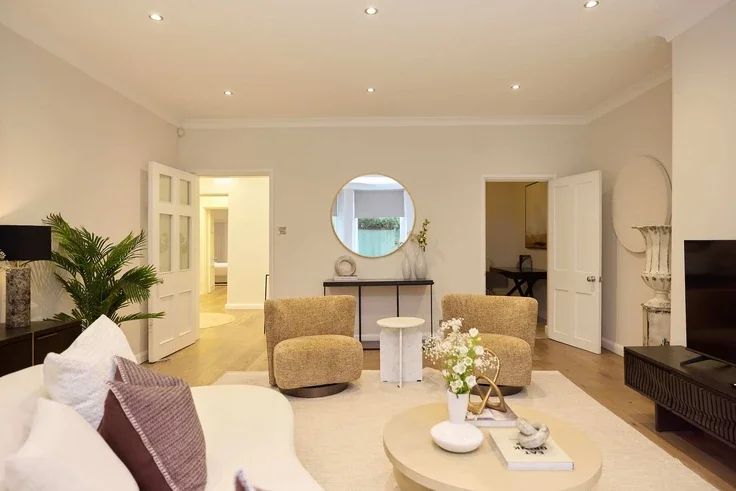 Flat Belsize Park Gardens in Greater London