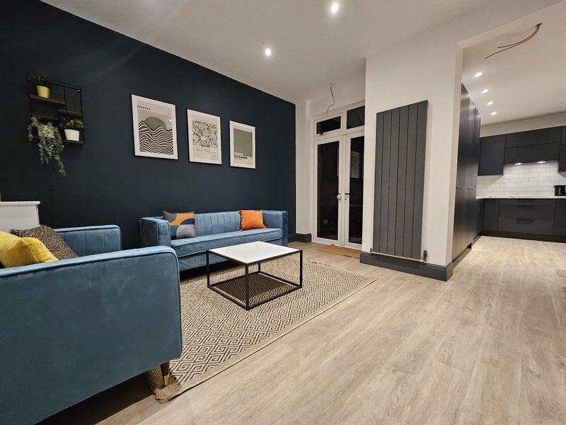 Room Bankfield Avenue in Manchester