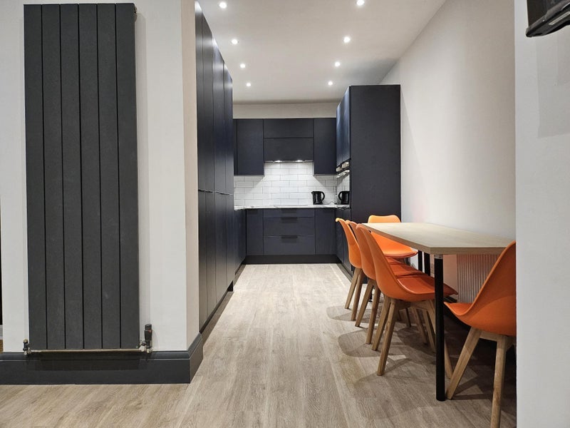 Room Bankfield Avenue in Manchester