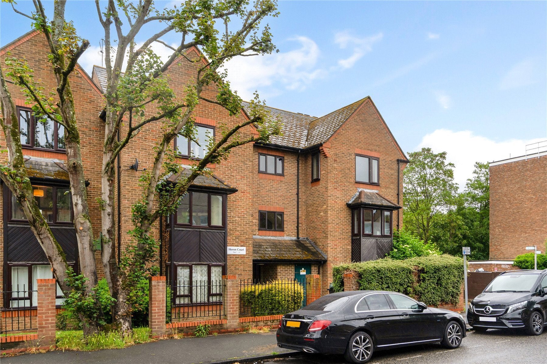 Flat Denmark Road in Greater London