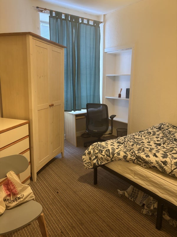 Room Gorgie Road in City of Edinburgh