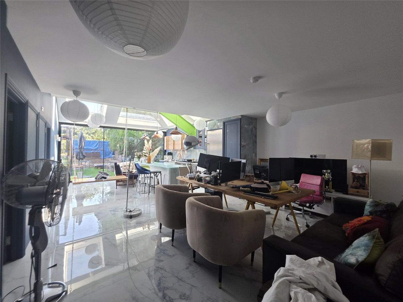 Flat Carlton Avenue East in Greater London