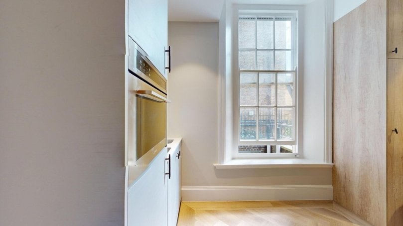 Flat Draycott Avenue in Greater London