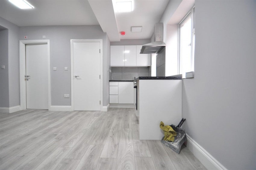 Flat Marion Crescent in Greater London