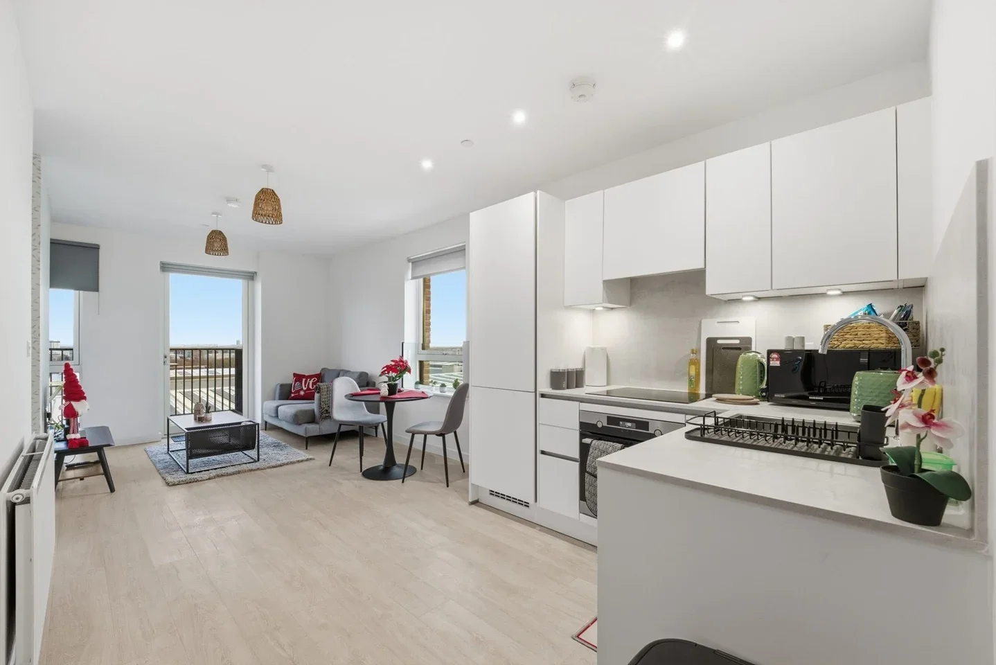Flat Nestle's Avenue in Greater London