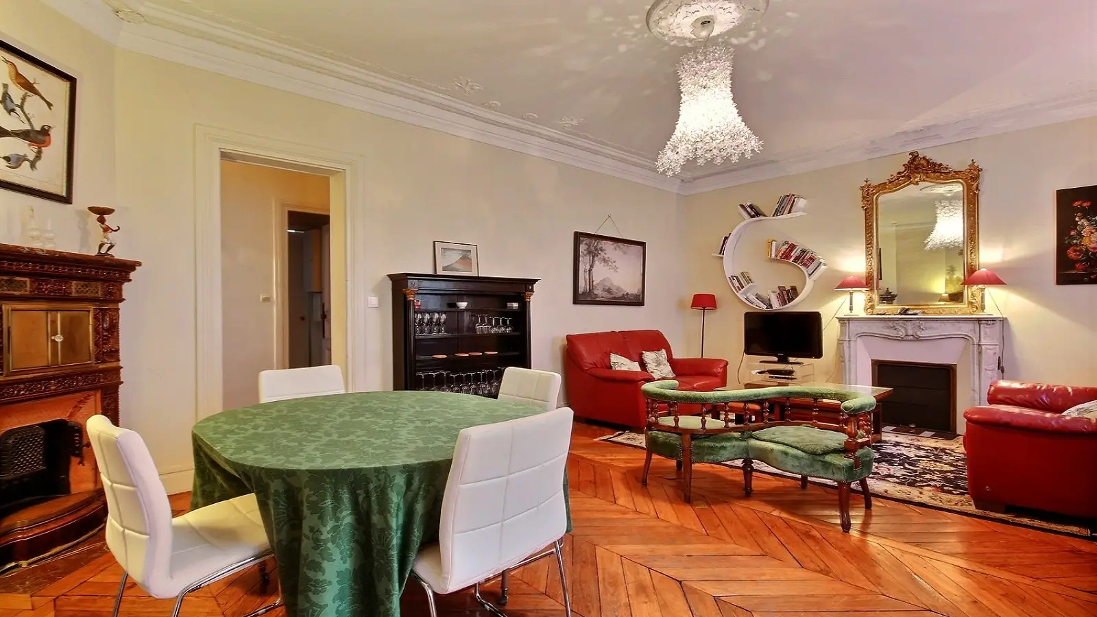 Flat Rue de Constantinople in Paris