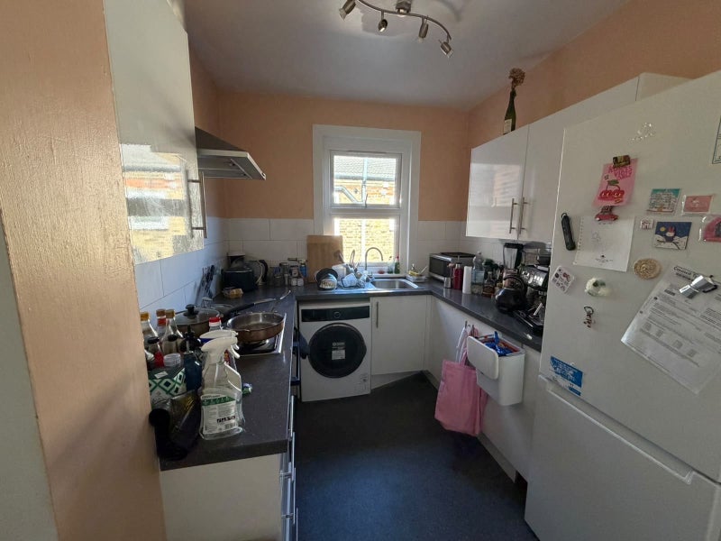 Room Blyth Road in Greater London