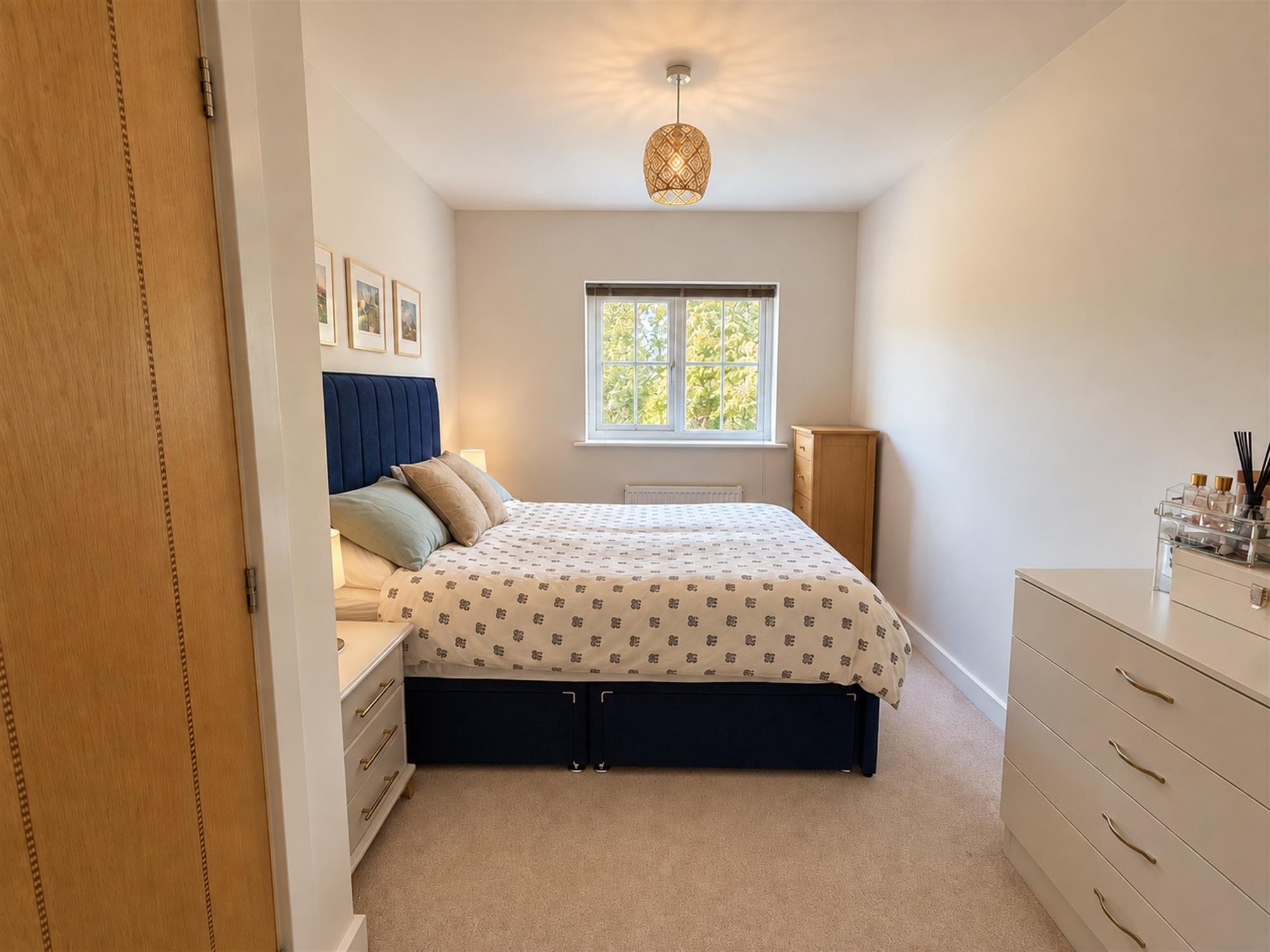Flat Loyd-Lindsay Square in Winchester
