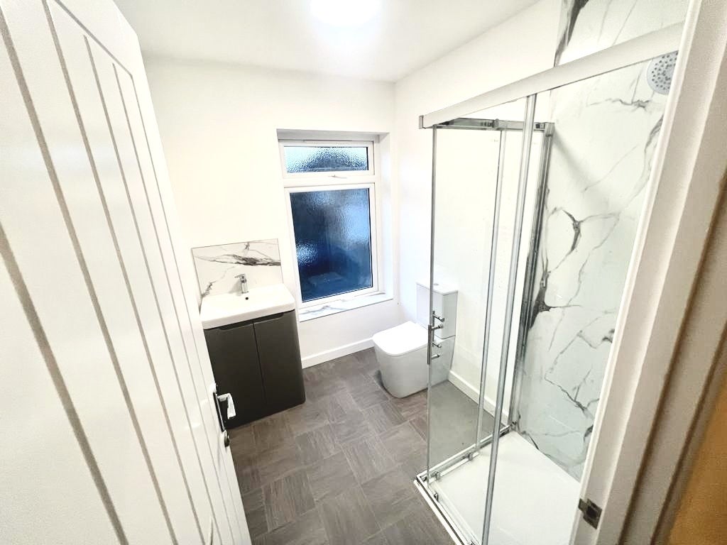 Flat Darthill Road in Fenland District