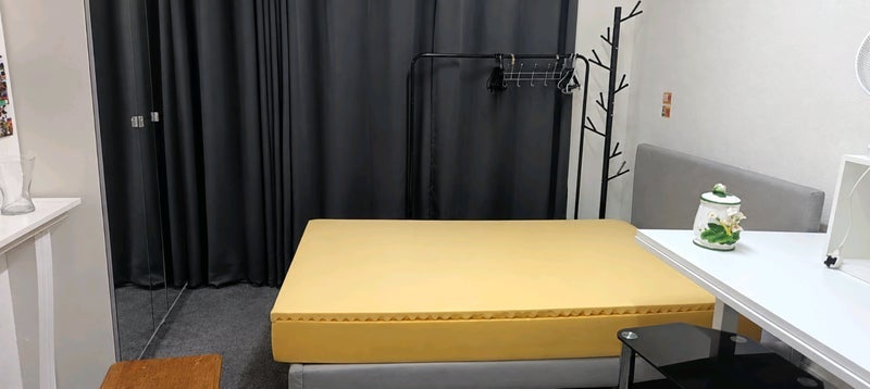 Room Grove Road in Greater London