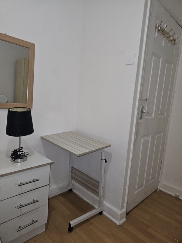 Room Leytonstone Road in Greater London