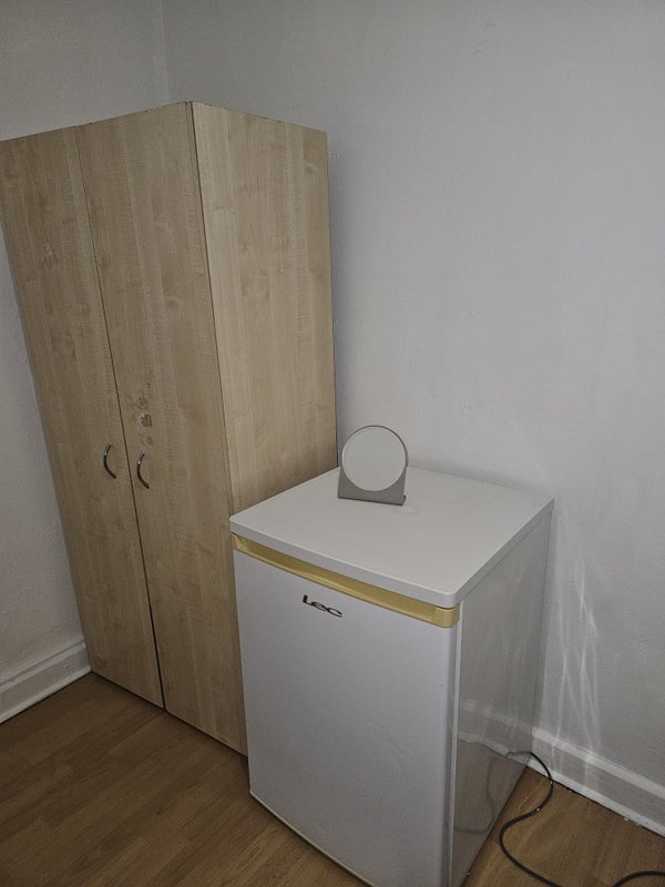Room Leytonstone Road in Greater London