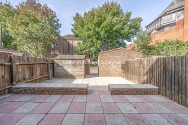 House The Grove in Greater London