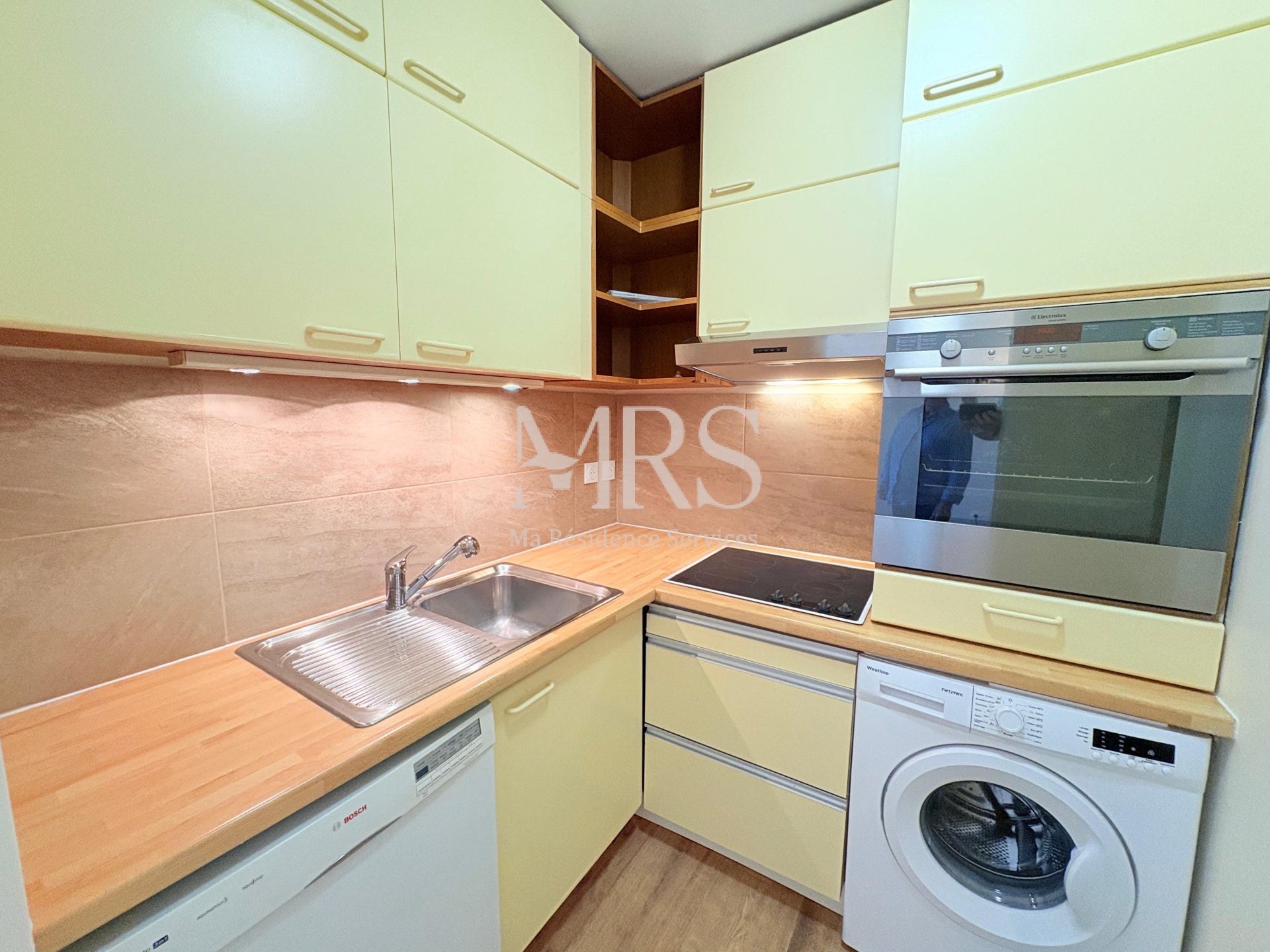 Appartement Rue Jean de La Fontaine à Paris