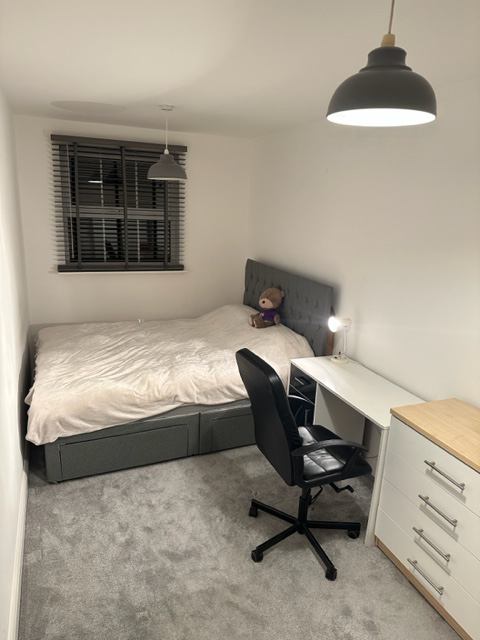 Room Newton Street in Greater London