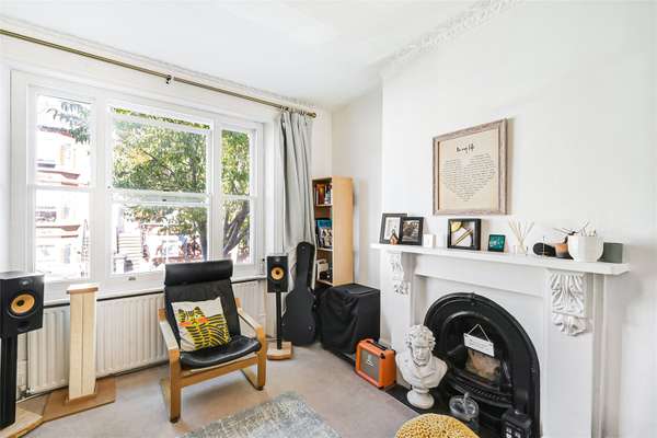 Flat Curwen Road in Greater London