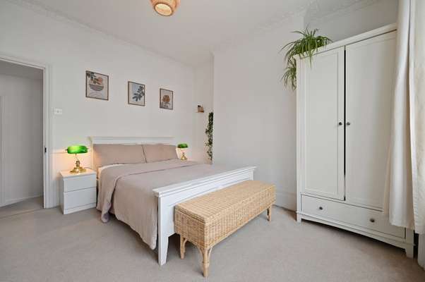 Flat Curwen Road in Greater London