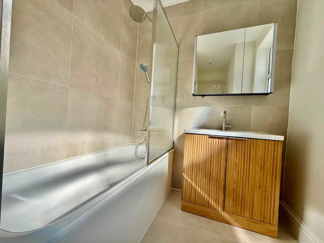 Flat Broxholm Road in Greater London