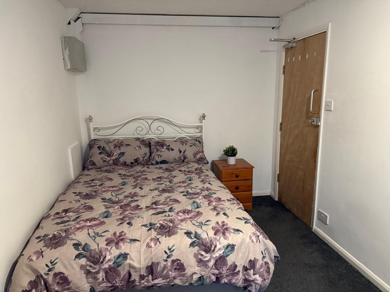 Room Ramsons Avenue in Milton Keynes