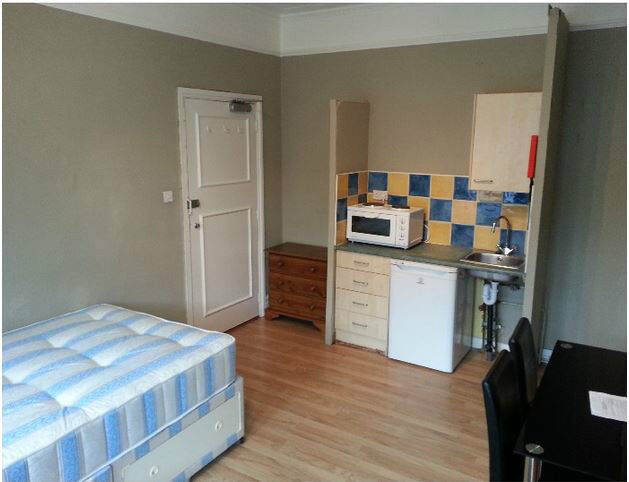 Flat Ravenscroft Road in Greater London