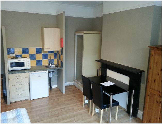 Flat Ravenscroft Road in Greater London