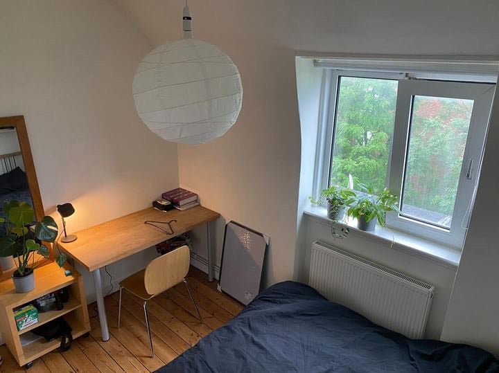 Room Queen's Crescent in Greater London
