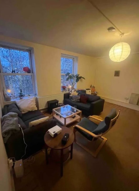 Room Queen's Crescent in Greater London