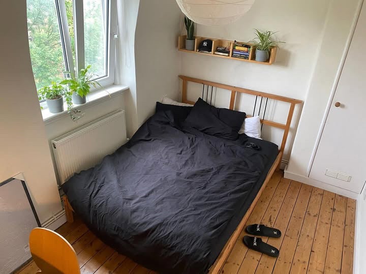 Room Queen's Crescent in Greater London