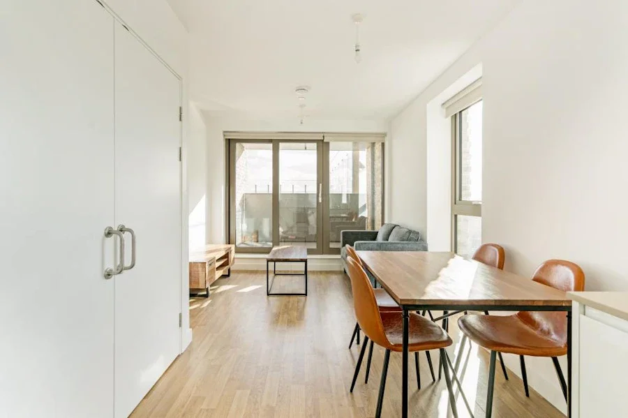 Flat Clifton Gardens in London