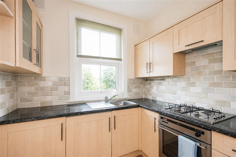 Flat Thornsett Road in Greater London