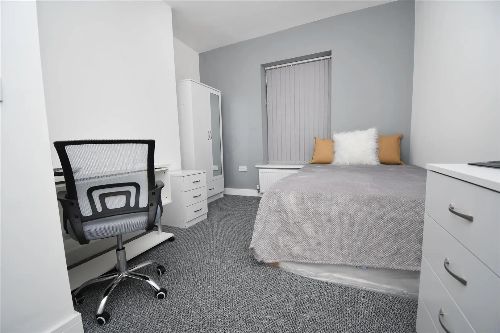 Room Queensberry Road in Burnley