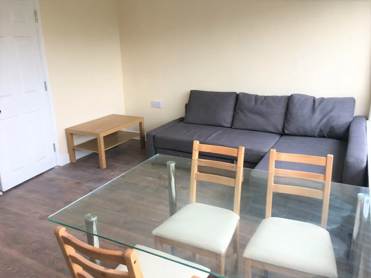 Flat Southern Grove in Greater London