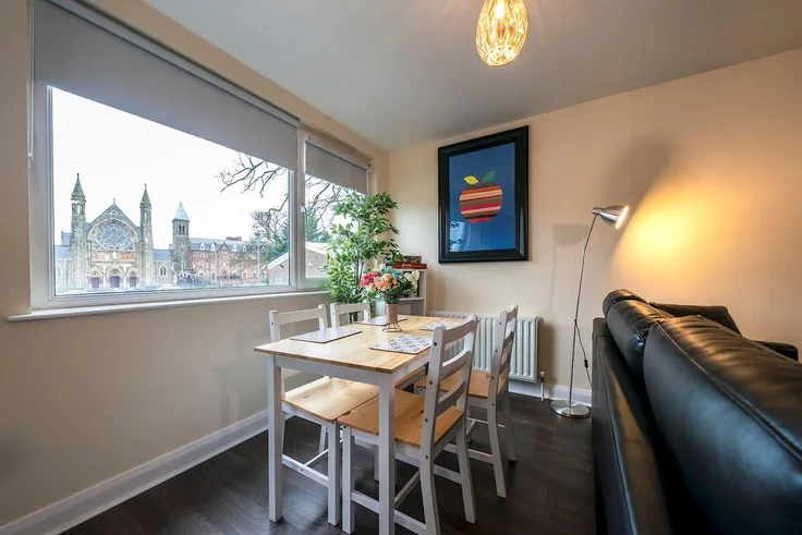 Flat Clonard Crescent in Belfast