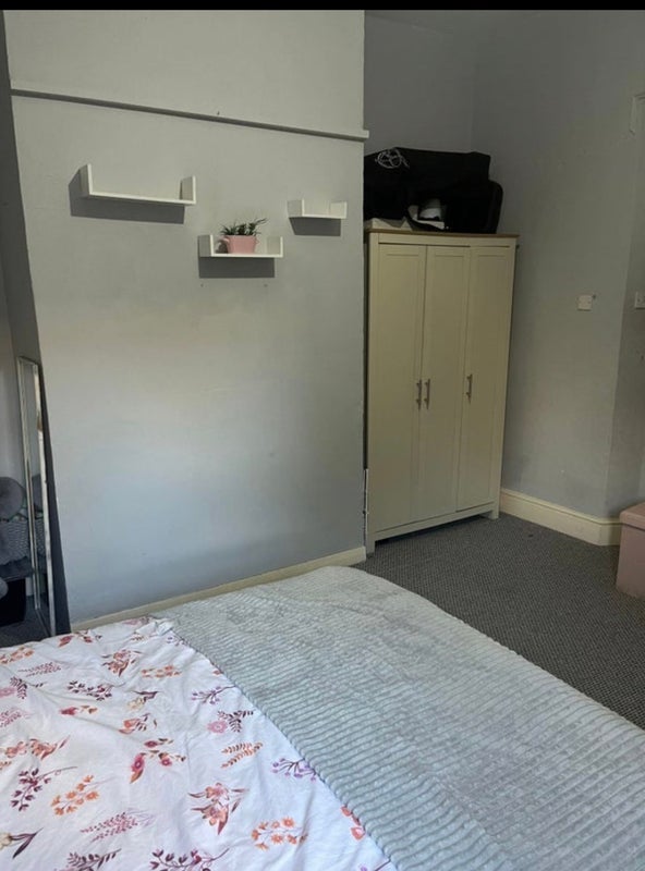 Room Hawkwood Road in Bournemouth