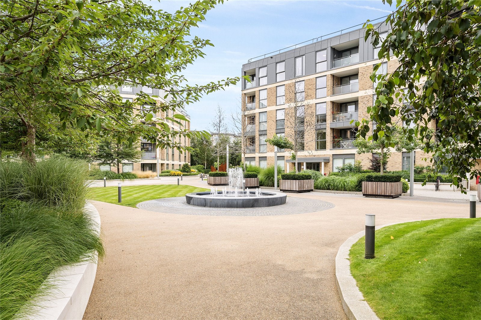 Flat Levett Square in Greater London