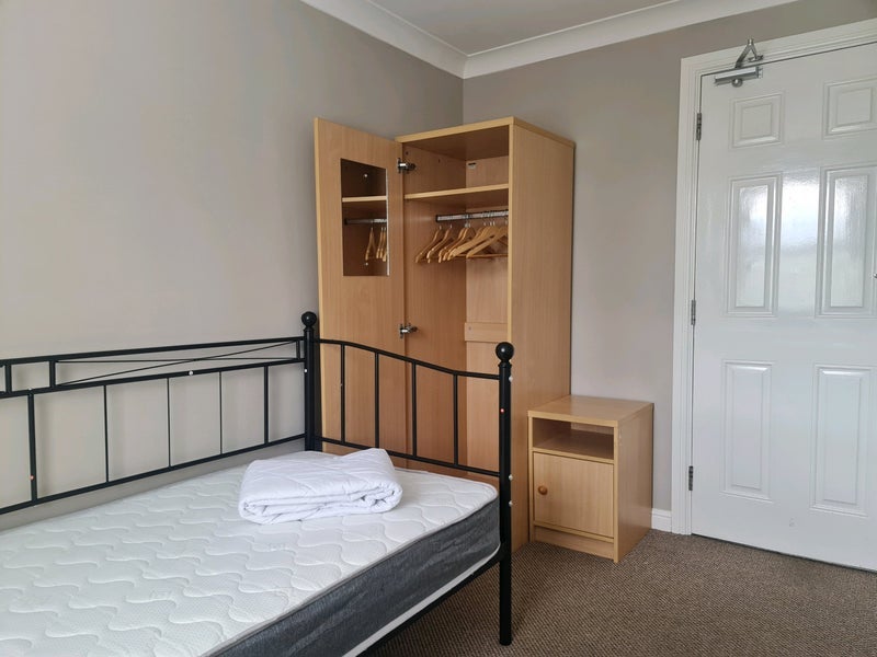 Room Cavell Drive in East Hertfordshire