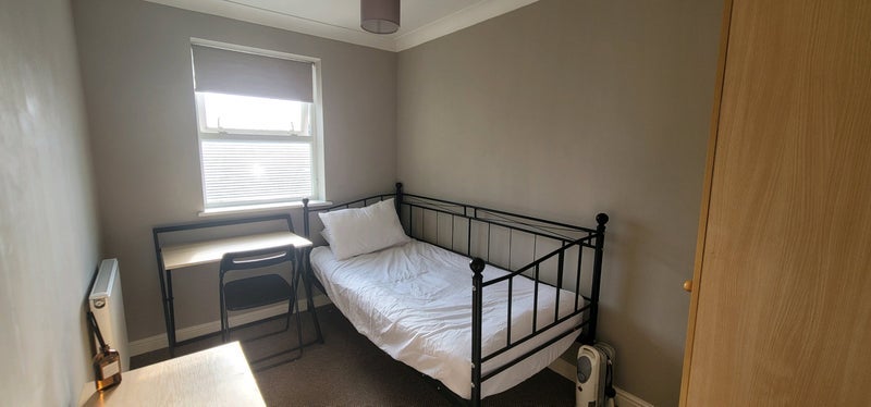 Room Cavell Drive in East Hertfordshire